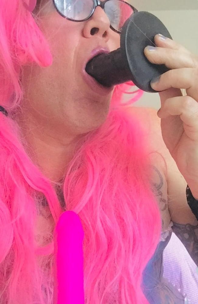 13P Mandy sucks