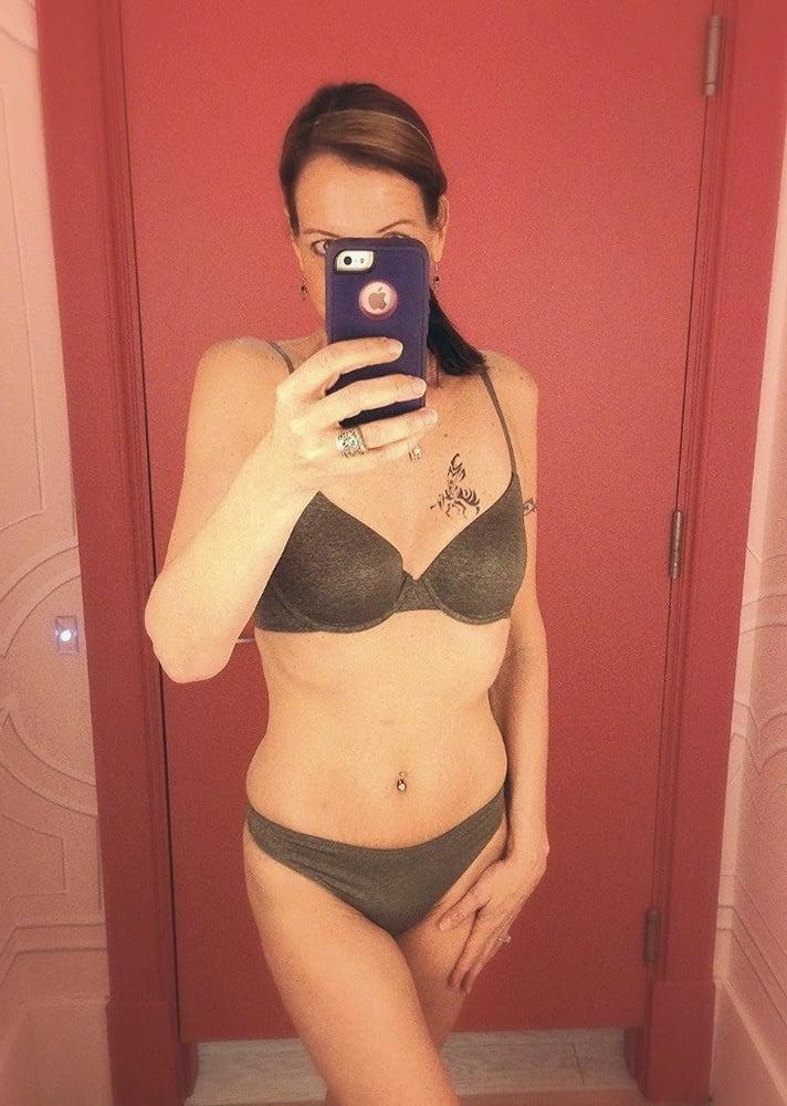 25P Barbara Exposed as Bisexual Slut