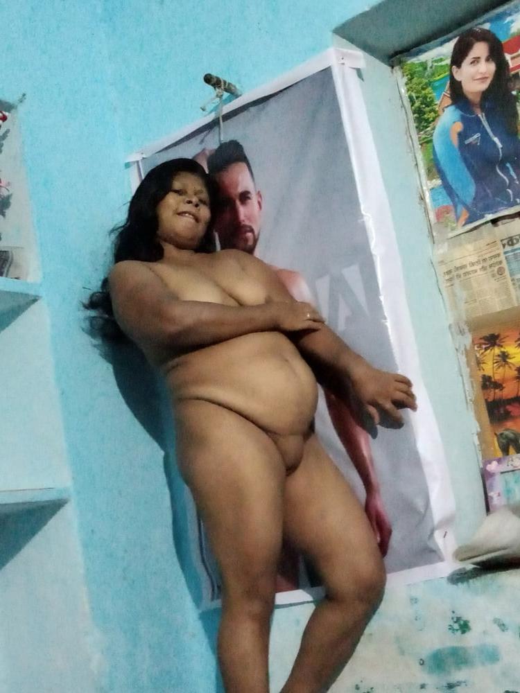23P Nude model