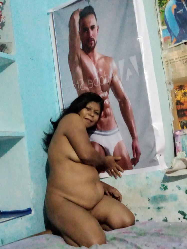 23P Nude model