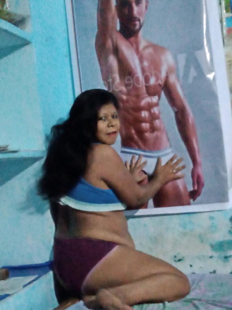23P Nude model