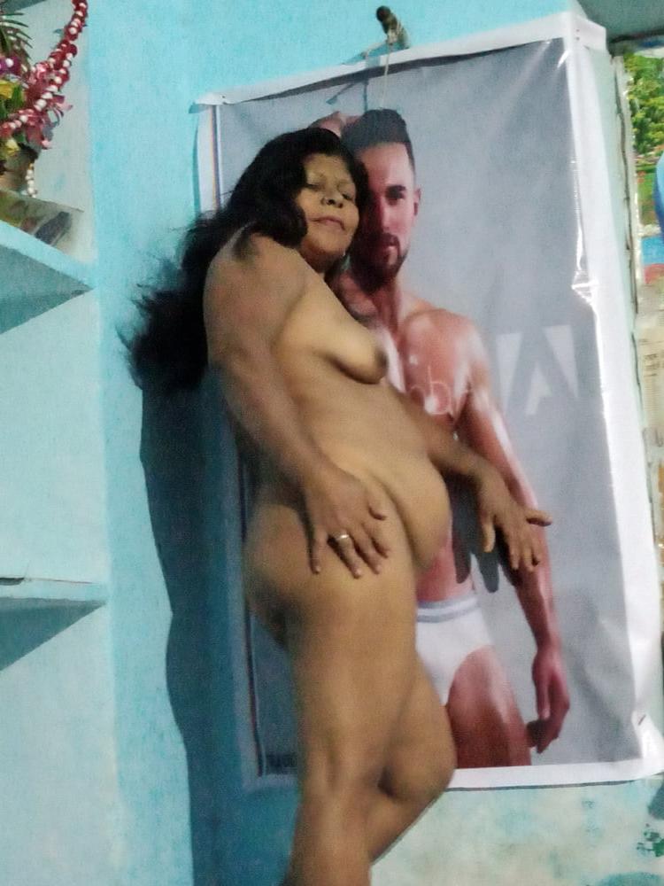 23P Nude model