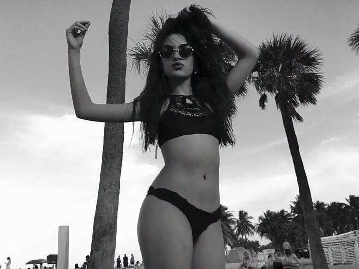 8P Camila Cabello thong