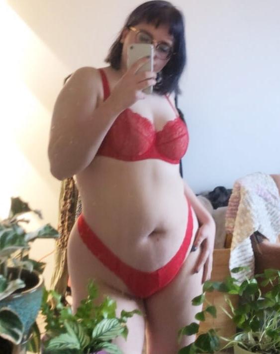25P Fat horny Whore 24yo at home - BBW private pics