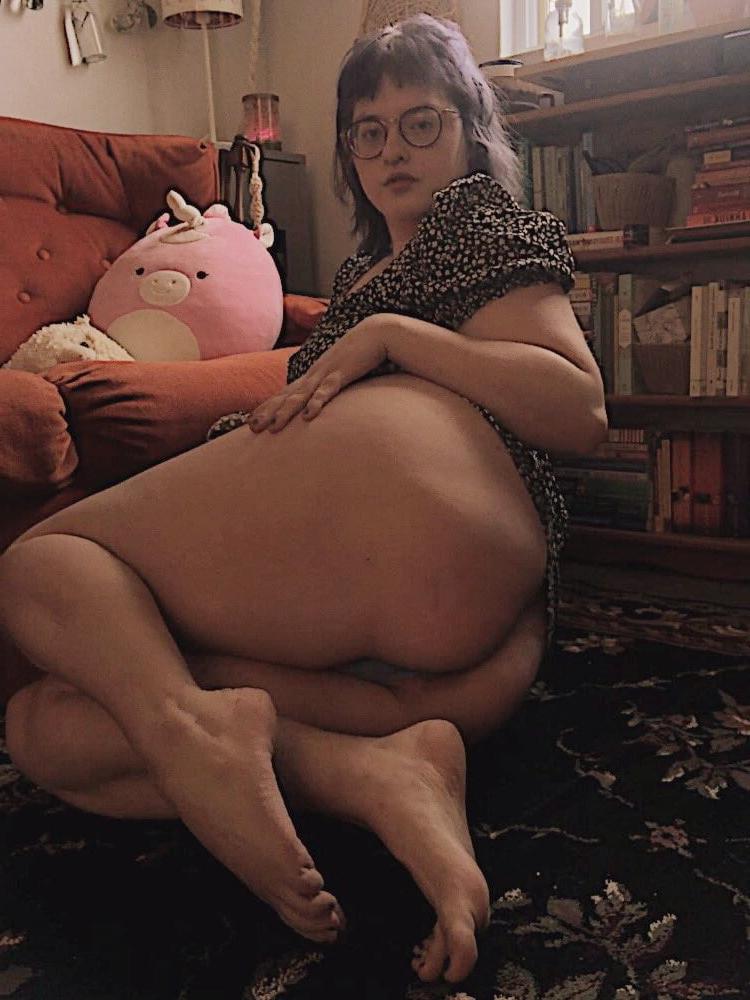 25P Fat horny Whore 24yo at home - BBW private pics