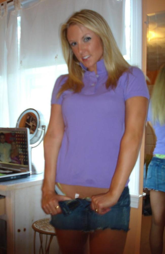 25P Exposed - Blonde Hottie Shows Off Tight Body