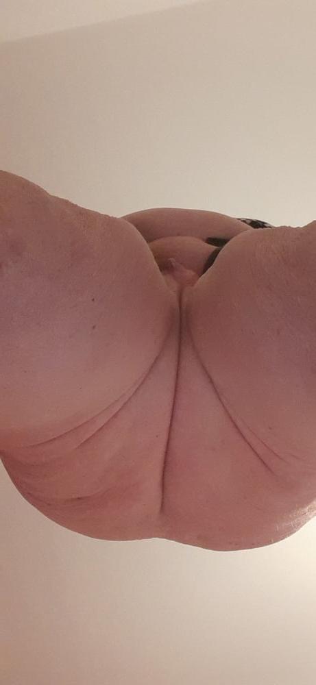 25P Fat beautiful  woman
