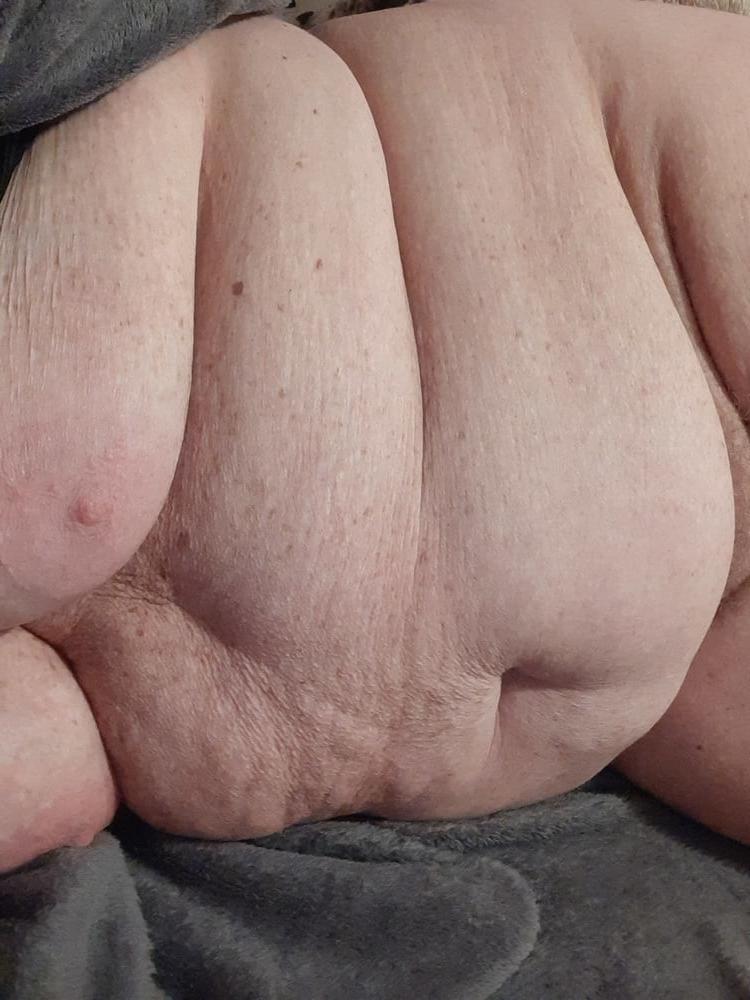 25P Fat beautiful  woman
