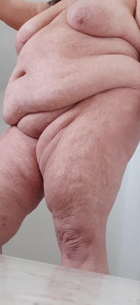 25P Fat beautiful  woman