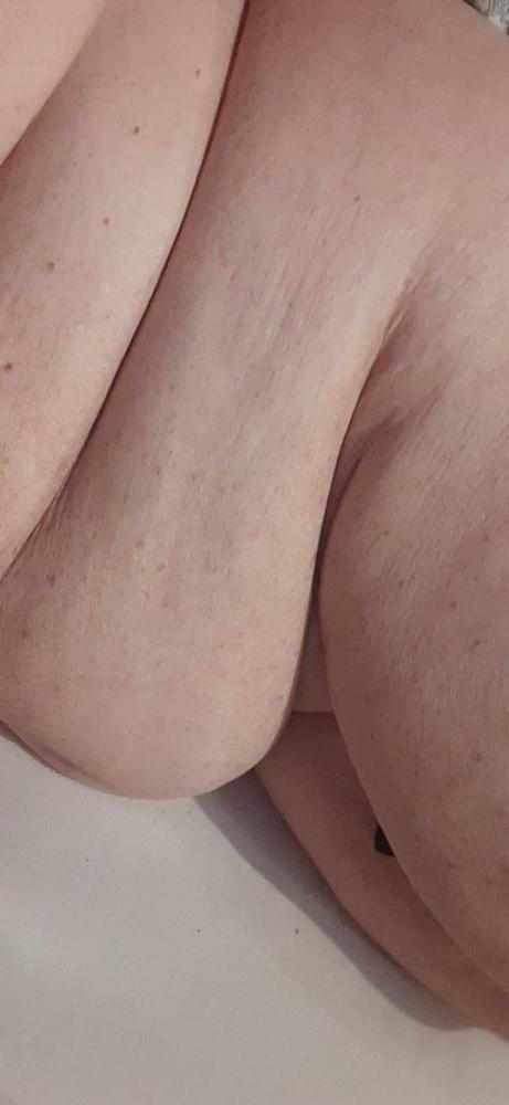 25P Fat beautiful  woman