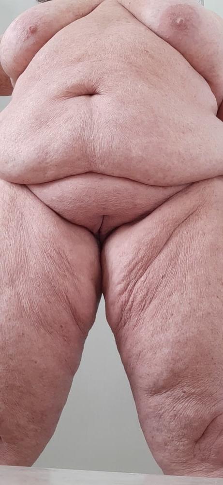 25P Fat beautiful  woman