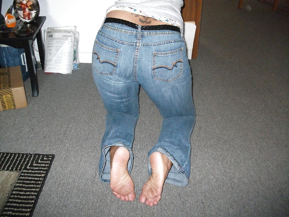 12P Donna in Tight Jeans # 2