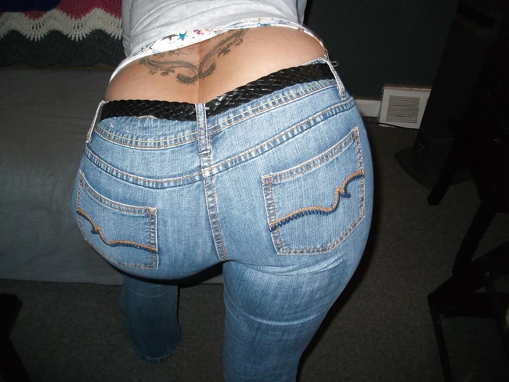 12P Donna in Tight Jeans # 2