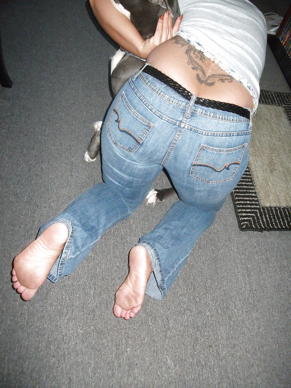 12P Donna in Tight Jeans # 2