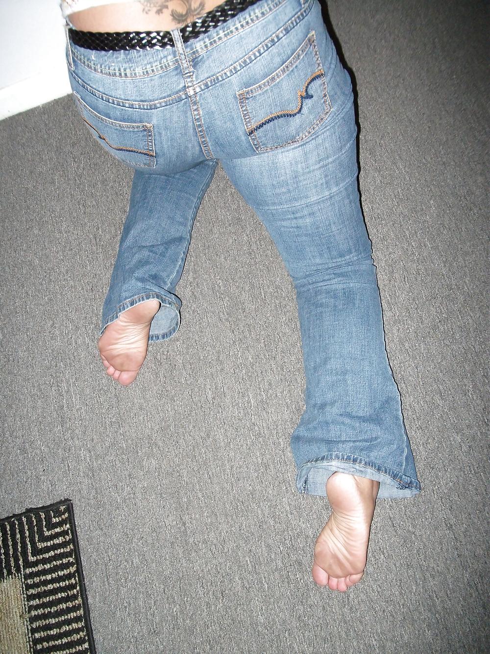 12P Donna in Tight Jeans # 2