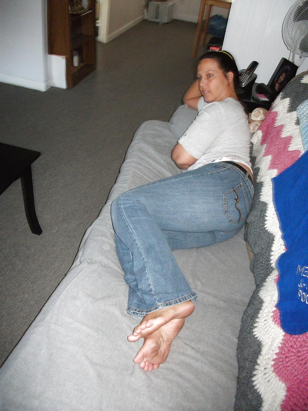 12P Donna in Tight Jeans # 2