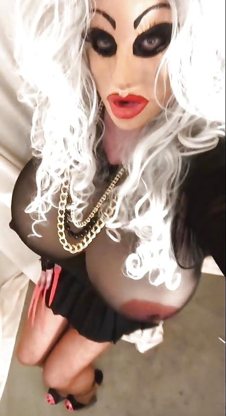25P Beautiful women with the extra