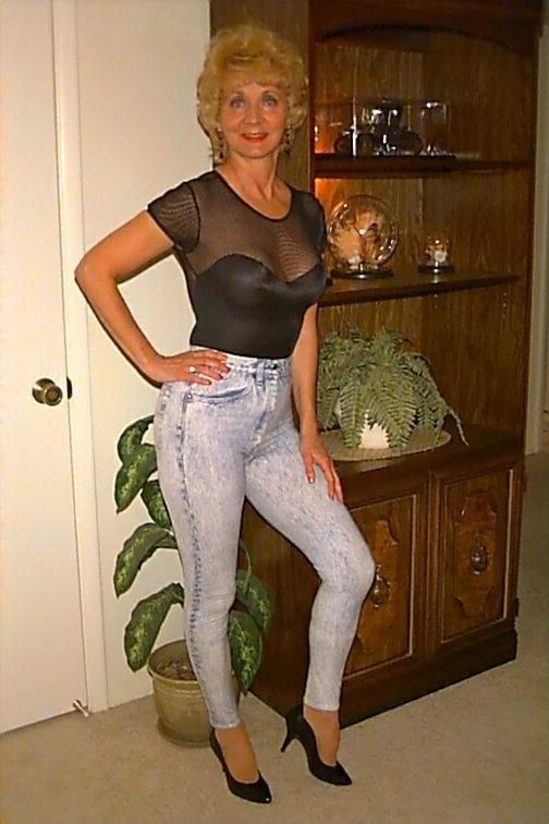 25P matures in jeans