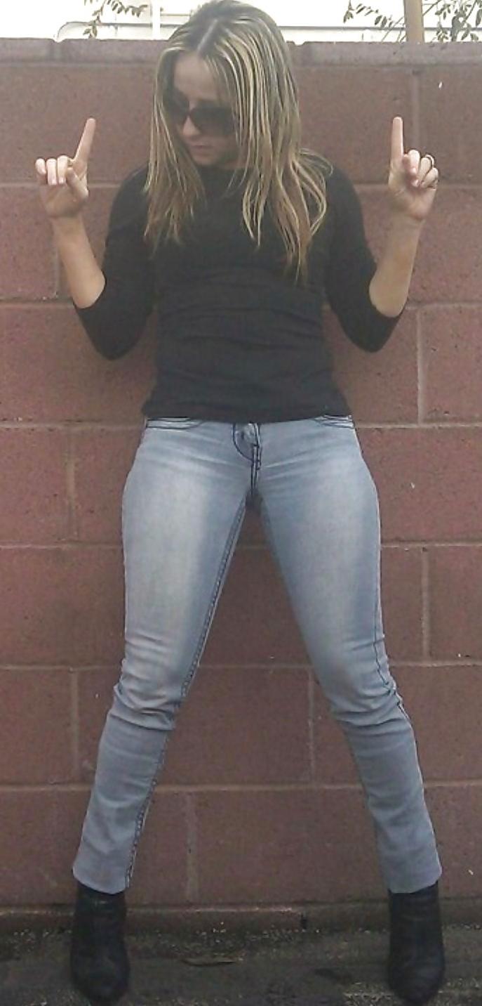 25P Queens in jeans XXIV