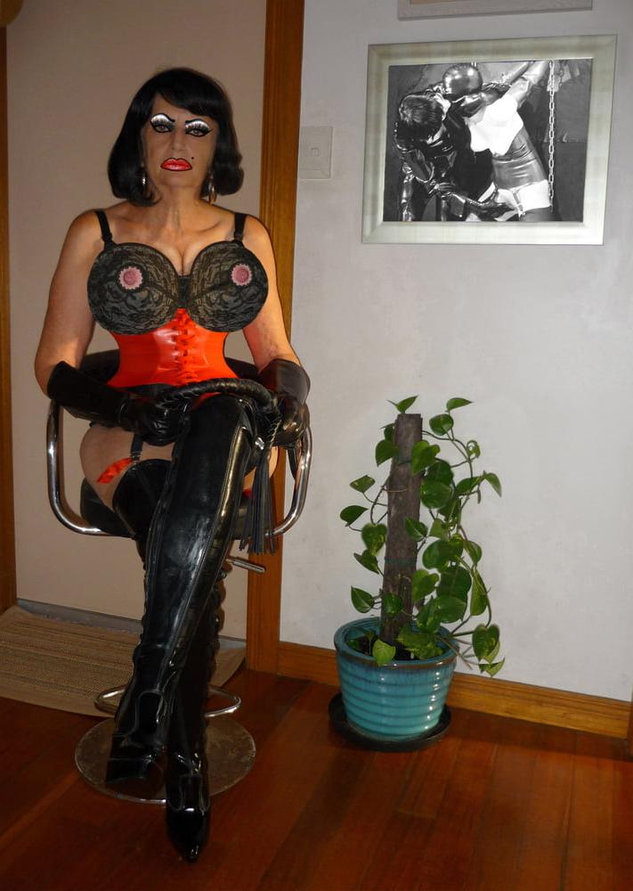 25P The perfect Mistress