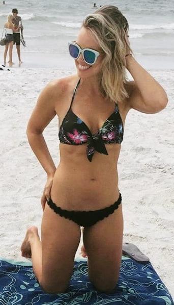 20P Sluts in tiny bikinis- Rachel D