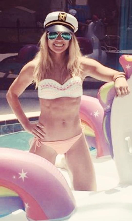 20P Sluts in tiny bikinis- Rachel D