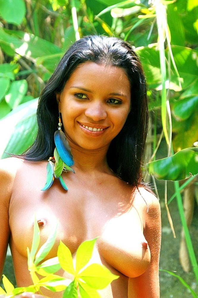 25P Slutty Brazilian Babe Flashing Outside