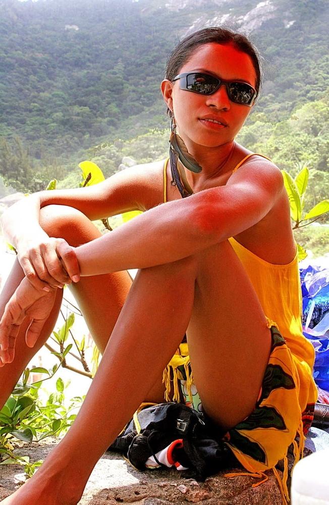 25P Slutty Brazilian Babe Flashing Outside
