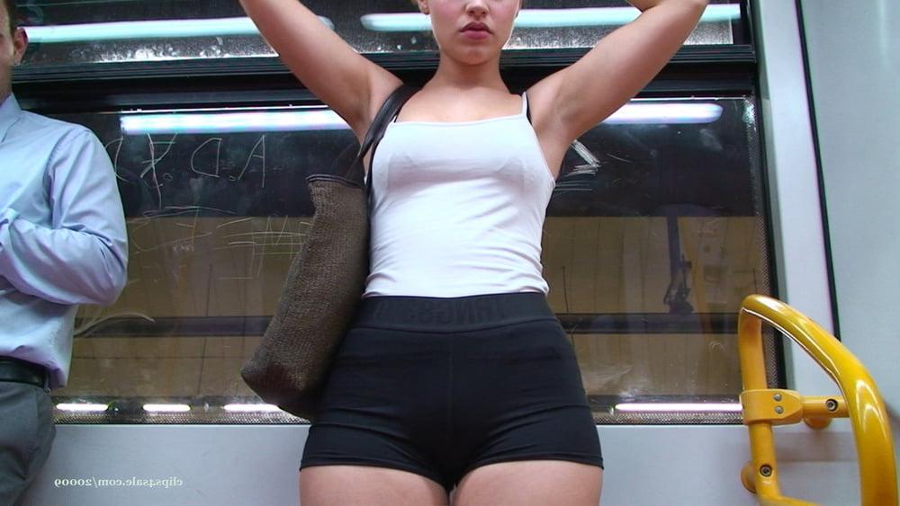 9P OUTSTANDING CURVY BLONDE TEEN