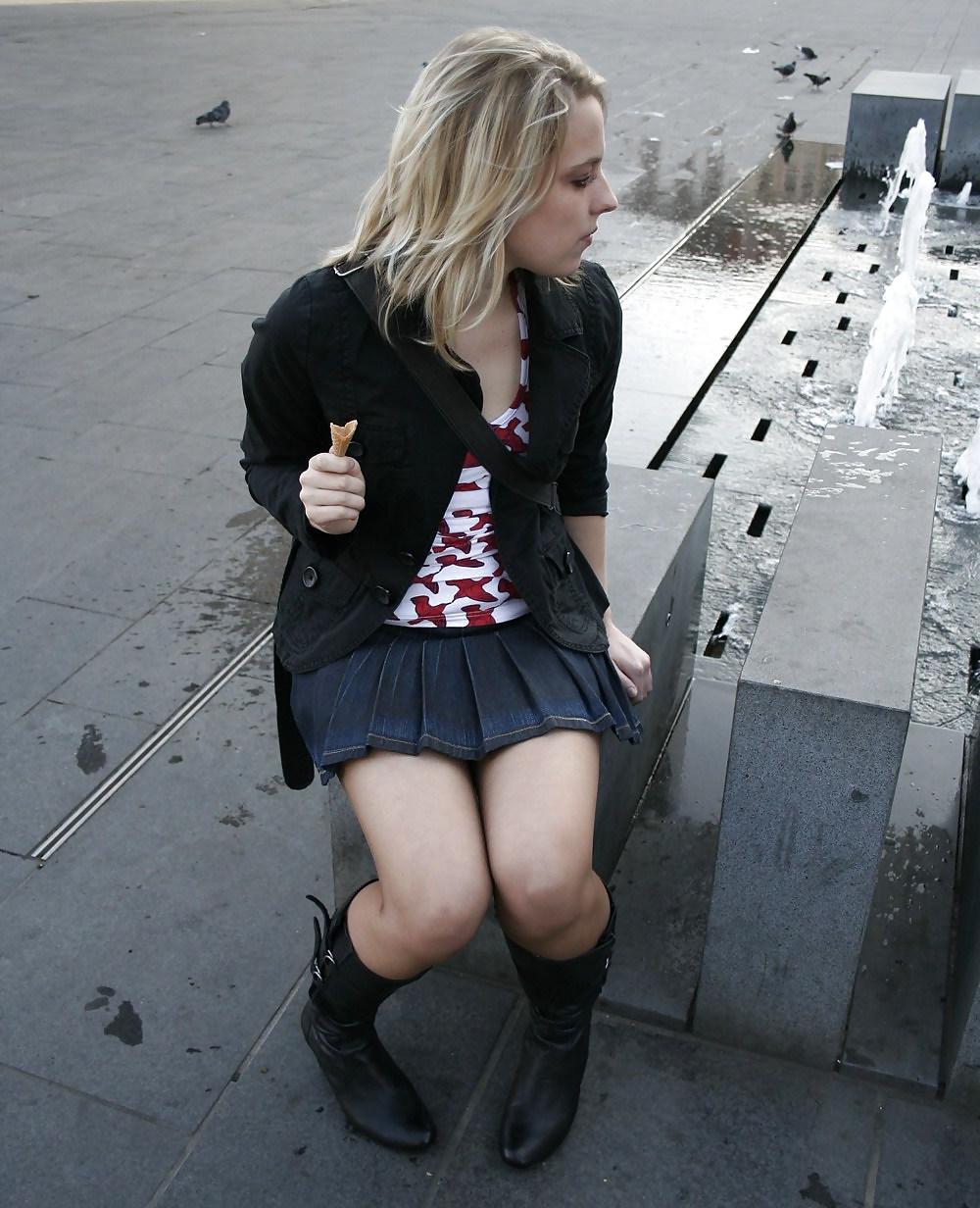 22P Hotlegs-miniskirt babe118