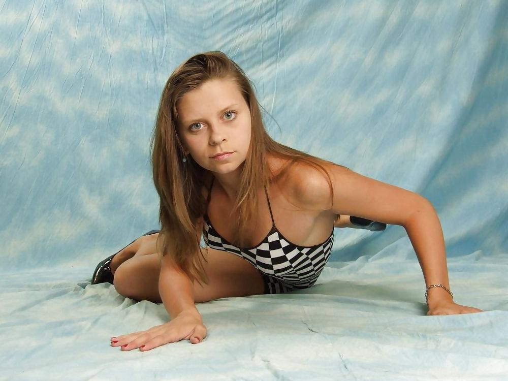 25P Hotlegs-miniskirt babe121