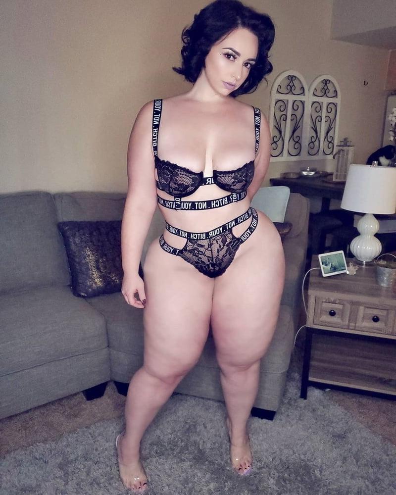 25P Thick curvy hips