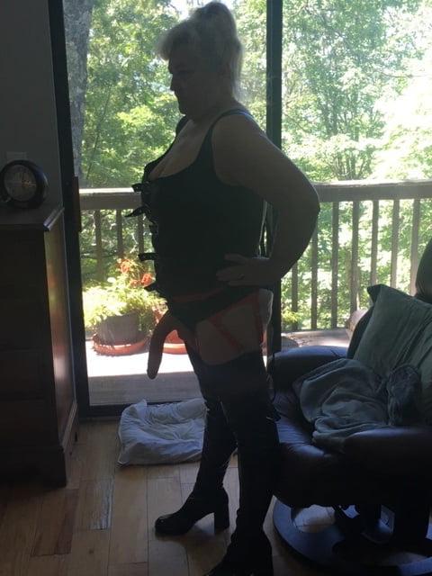 14P Mistress Victoria