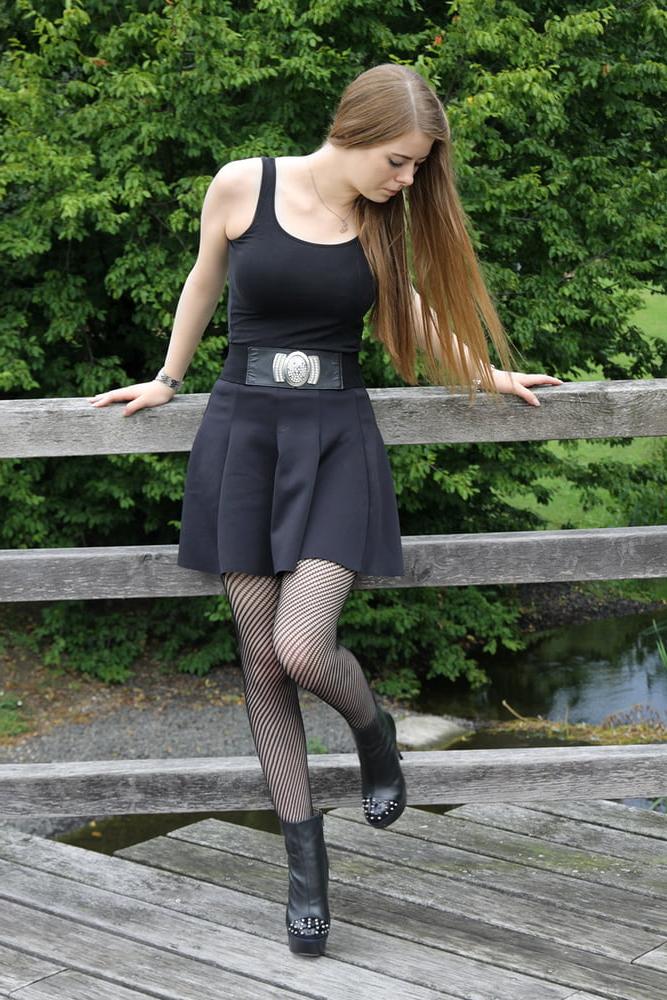 25P Möchtegern-Model GF in Strumpfhosen 01
