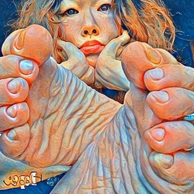14P Foot Art