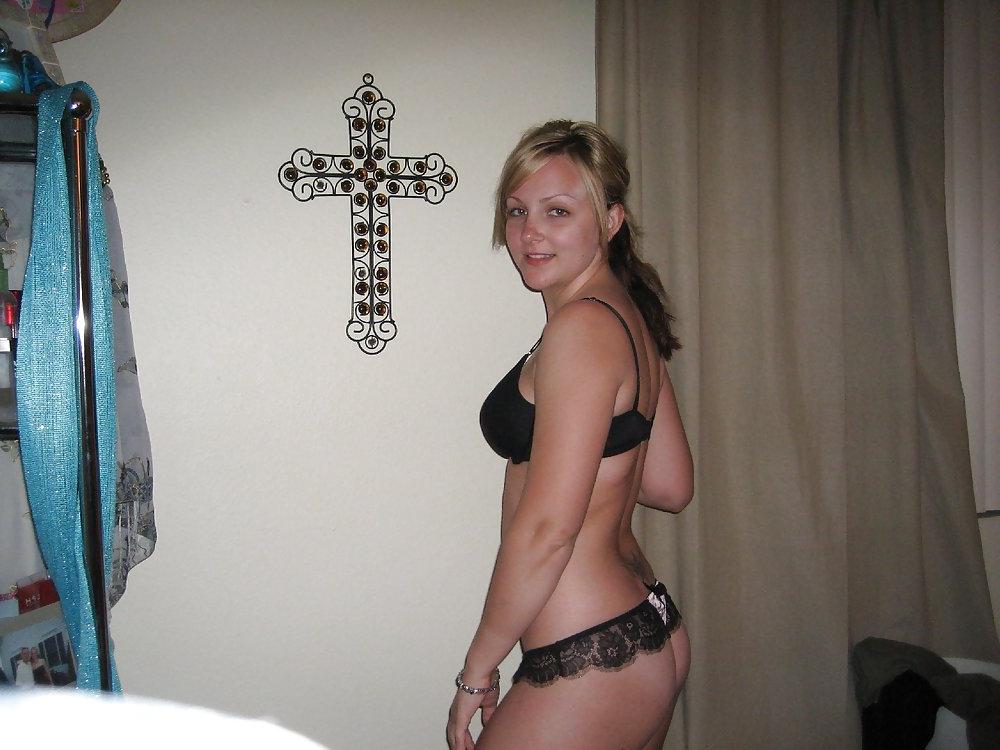 10P Private photos of a hairdresser from usa anyone know her?