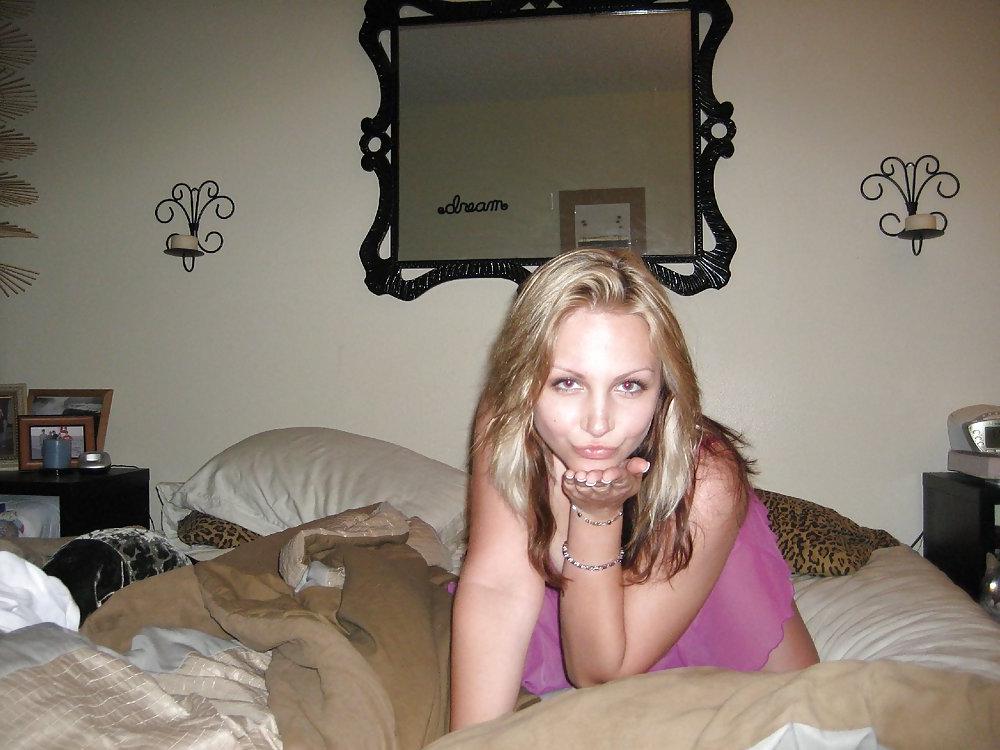 10P Private photos of a hairdresser from usa anyone know her?