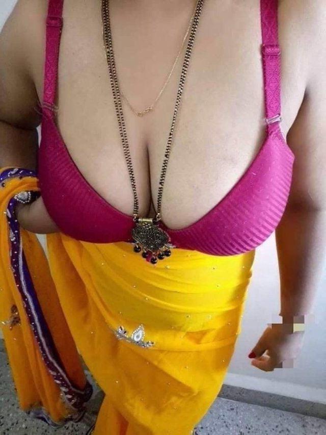 25P Policz moms milk in blouse uffff