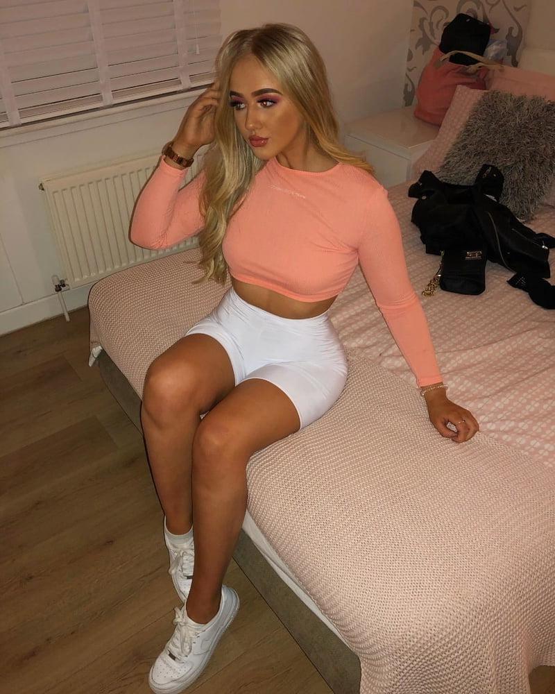 25P Bimbo Invasion 83
