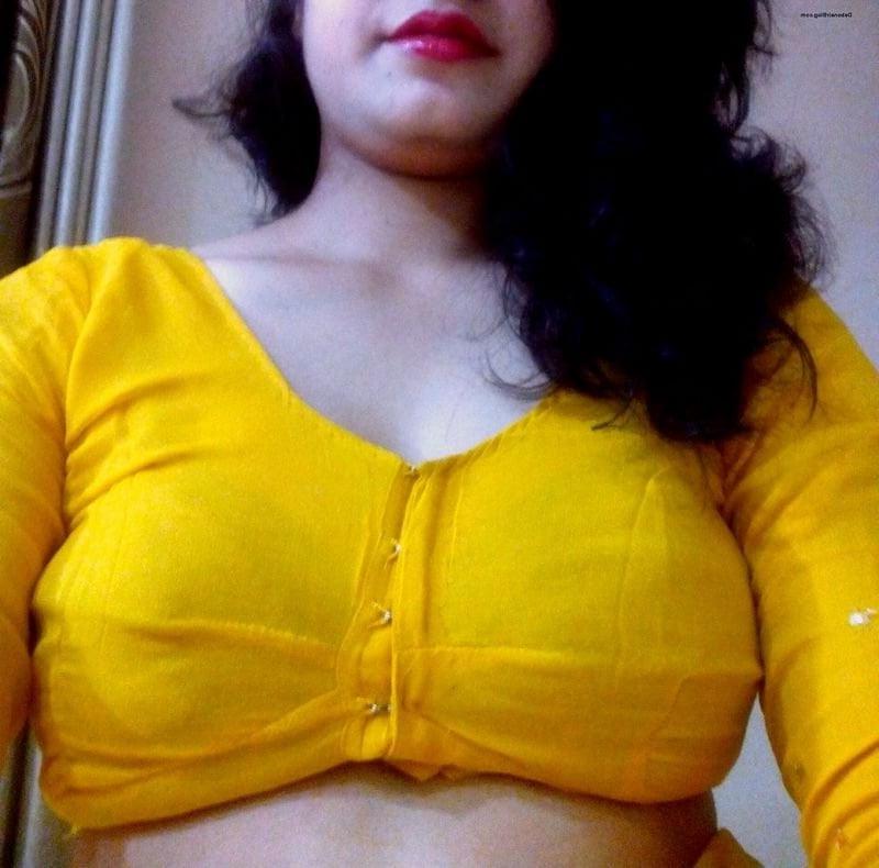 8P Policz milk in blouse