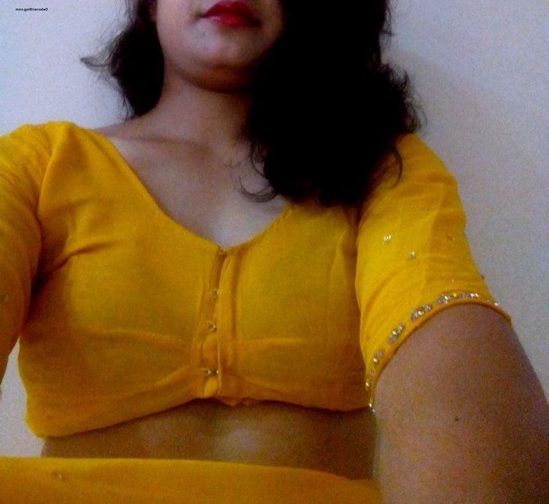 8P Policz milk in blouse