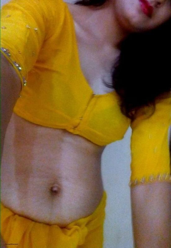 8P Policz milk in blouse