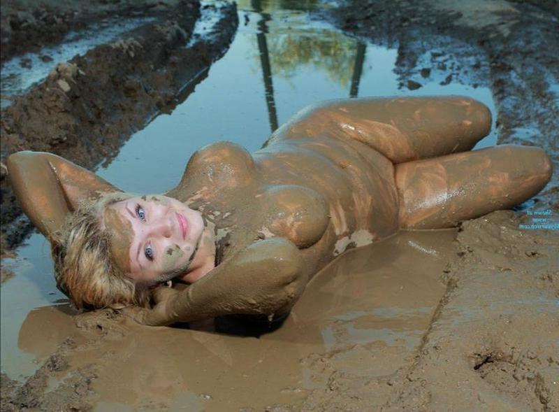 22P Muddy Girls