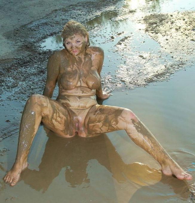 22P Muddy Girls