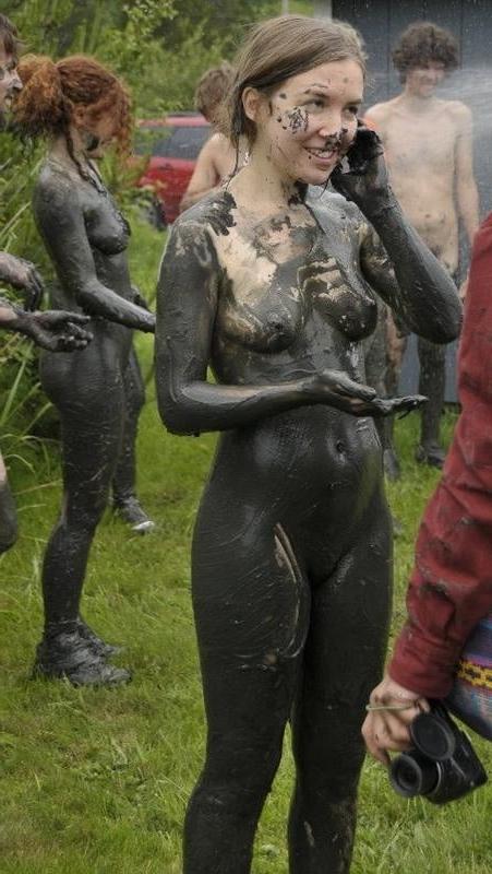 22P Muddy Girls