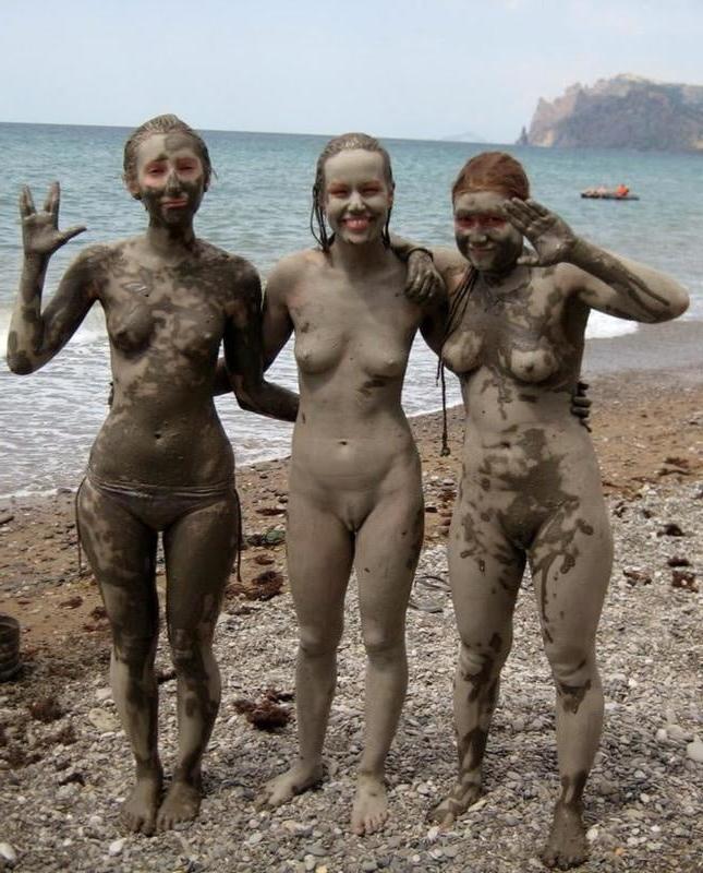 22P Muddy Girls