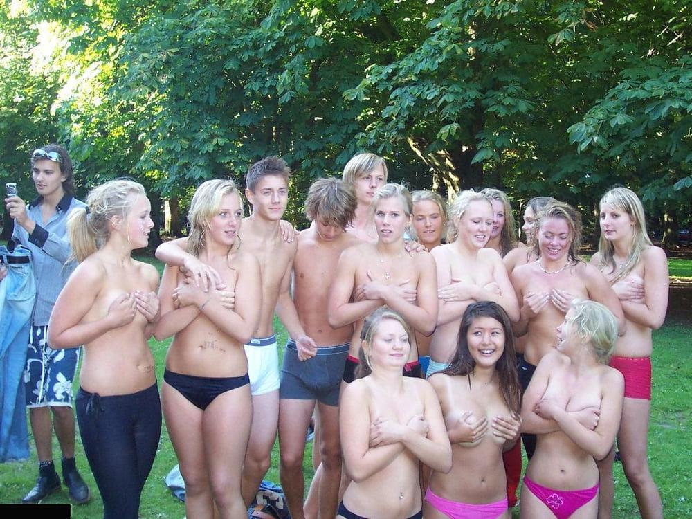 24P Girls Covering Their Nudity 3