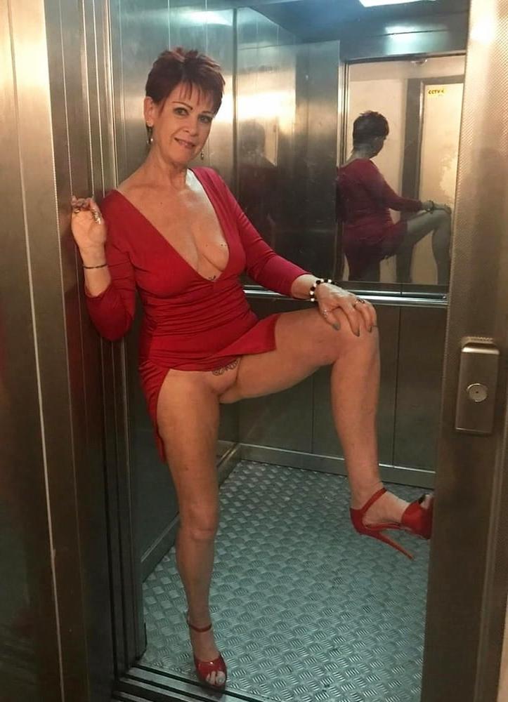 25P Girls I Like 26, Upskirts