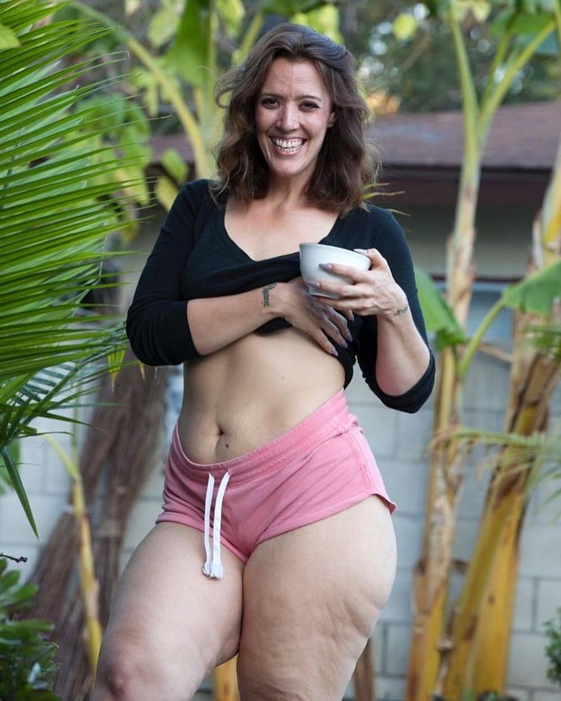 25P Girls I Like 20, their meaty thighs