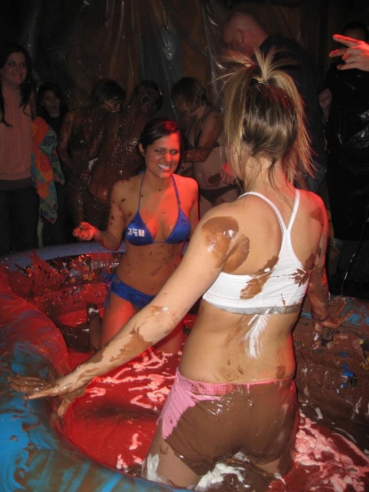 15P Erica's Tight Body Exposed